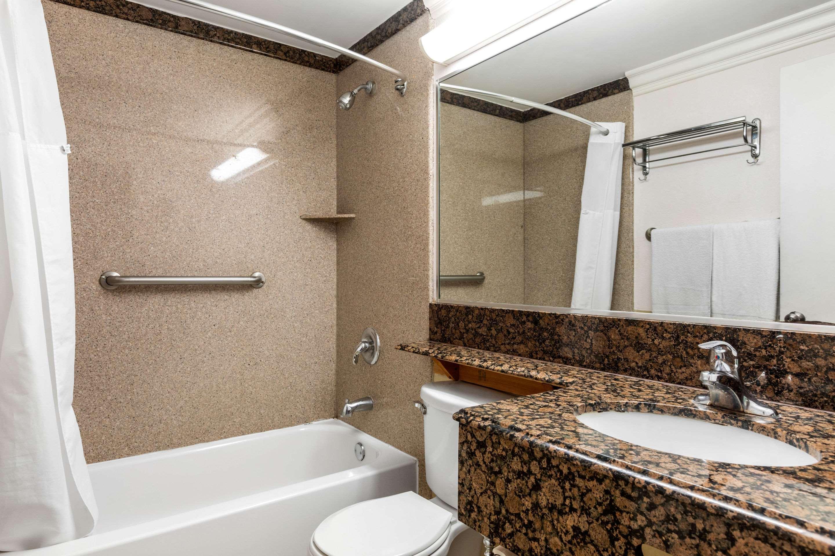 Quality Inn Lomita-Los Angeles South Bay Buitenkant foto